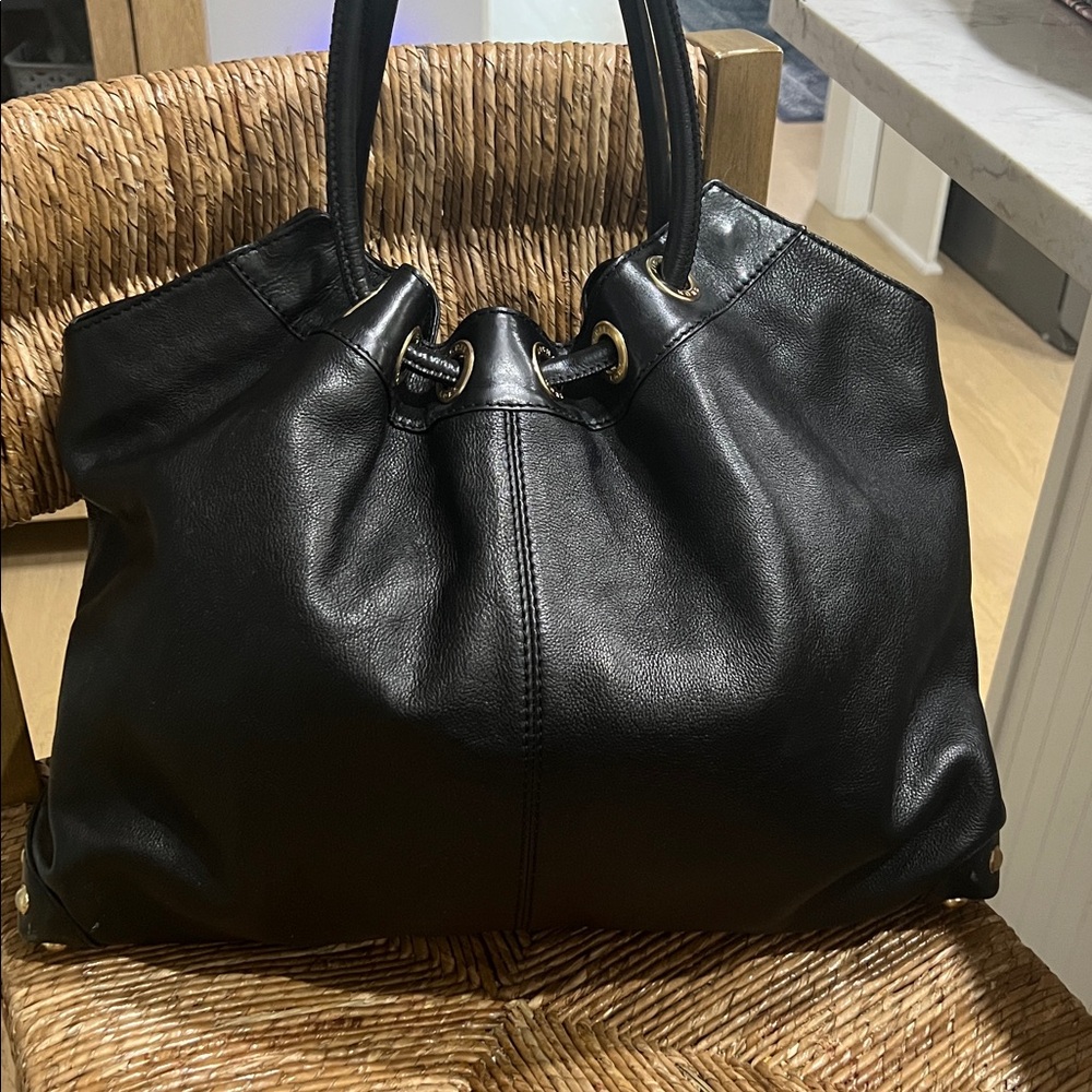 MICHAEL KORS BEAUTIFUL Black Pebbled Leather StudsTote Bag GREAT CONDITION